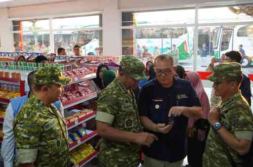 Dandim Bojonegoro dampingi Wakil Panglima TNI Tinjau Operasionalisasi KDKMP Desa Campurejo dan Pacul Dandim Bojonegoro dampingi Wakil Panglima TNI Tinjau Operasionalisasi KDKMP Desa Campurejo dan Pacul