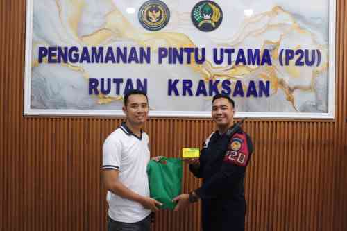 Rutan Kraksaan Dorong Pola Hidup Sehat, Pegawai Terima Suplemen Vitamin Penunjang Daya Tahan Tubuh