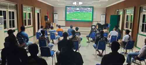 Nobar Piala Dunia 2026 di Makodim 1008/Tabalong, Pererat Kebersamaan TNI dan Masyarakat