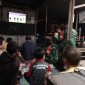 TNI dan Warga Desa Tubau Nobar Piala Dunia, Bangun Kebersamaan dan Keakraban