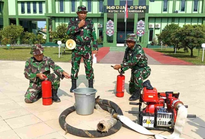 
Kodim 0906/Kkr Gelar Latihan Penanggulangan Kebakaran, Asah Kesiapsiagaan Prajurit