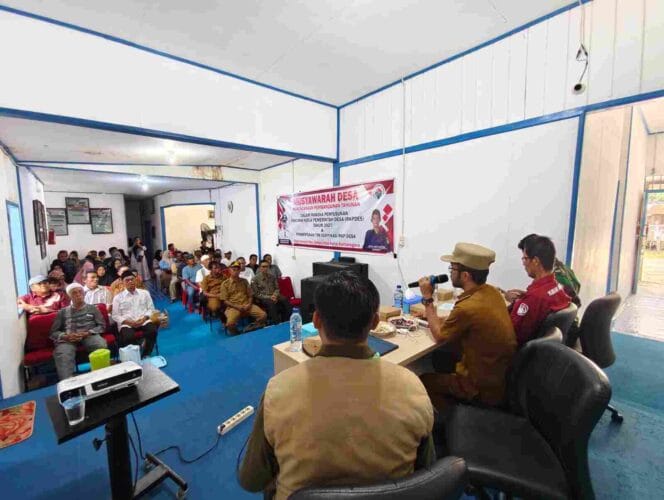 
Babinsa Senoni Dampingi Pemdes Dalam Musrendes, Pastikan Aspirasi Warga Tersalurkan