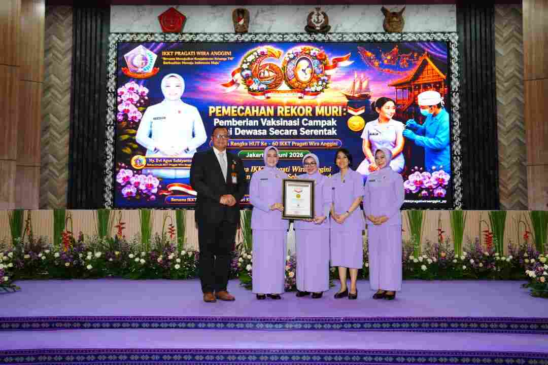 IKKT Pragati Wira Anggini Pecahkan Rekor MURI Vaksinasi Campak Dewasa Terbanyak IKKT Pragati Wira Anggini Pecahkan Rekor MURI Vaksinasi Campak Dewasa Terbanyak