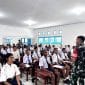 Babinsa Koramil Timika Beri Pembekalan kepada Siswa-Siswi Baru SMA Taruna Timika Babinsa Koramil Timika Beri Pembekalan kepada Siswa-Siswi Baru SMA Taruna Timika