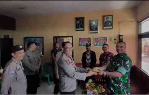 Tasyakuran HUT Bhayangkara ke-80 di Polsek Sumber Perkuat Sinergi Polri dan Forkopimka