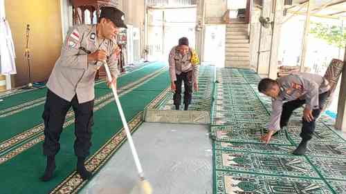 Bakti Religi HUT Bhayangkara ke-80, Polsek Rantau Selamat Wujudkan Semangat Pengabdian Melalui Gotong Royong