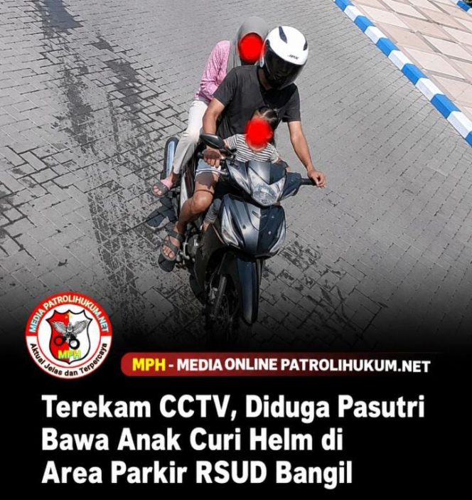 
Terekam CCTV, Diduga Pasutri Bawa Anak Curi Helm di Area Parkir RSUD Bangil