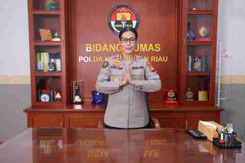 POLDA KEPRI TAYANGKAN AUDIOVISUAL GURINDAM 12 DI KAPAL FERRY, BIOSKOP, DAN RUANG PUBLIK SEBAGAI MEDIA EDUKASI NILAI-NILAI MORAL DAN KEHIDUPAN BERMASYARAKAT POLDA KEPRI TAYANGKAN AUDIOVISUAL GURINDAM 12 DI KAPAL FERRY, BIOSKOP, DAN RUANG PUBLIK SEBAGAI MEDIA EDUKASI NILAI-NILAI MORAL DAN KEHIDUPAN BERMASYARAKAT
