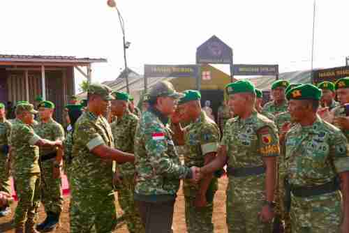 Wapang TNI dan Menhan RI Tinjau Yon TP di Jawa Timur, Pastikan Kesiapan Operasional Satuan Wapang TNI dan Menhan RI Tinjau Yon TP di Jawa Timur, Pastikan Kesiapan Operasional Satuan
