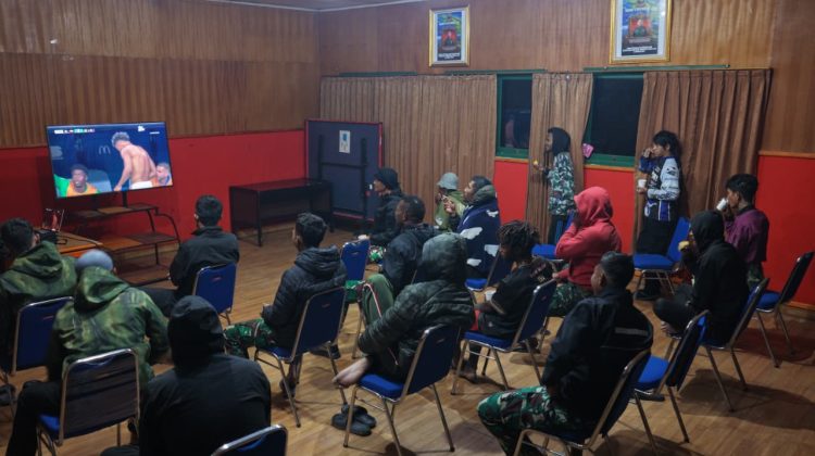 Kodim 1714/Puncak Jaya Gelar Nobar Pertandingan Piala Dunia 2026 di Kabupaten Puncak Jaya