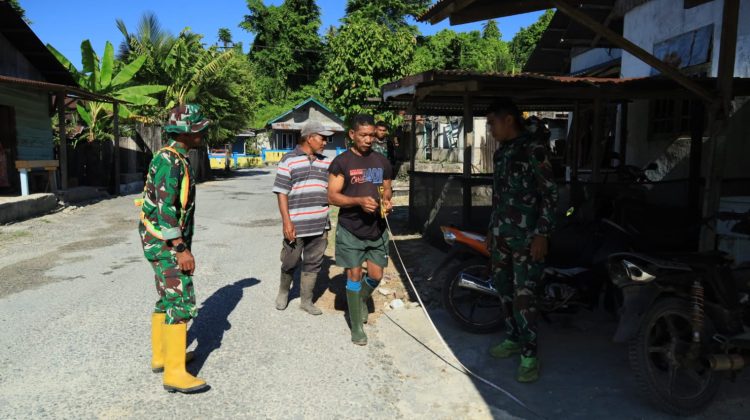 Hari Pertama Pekerjaan Fisik TMMD ke-129 Kodim 1505/Tidore, TNI Bersama Masyarakat Kompak Bangun Desa