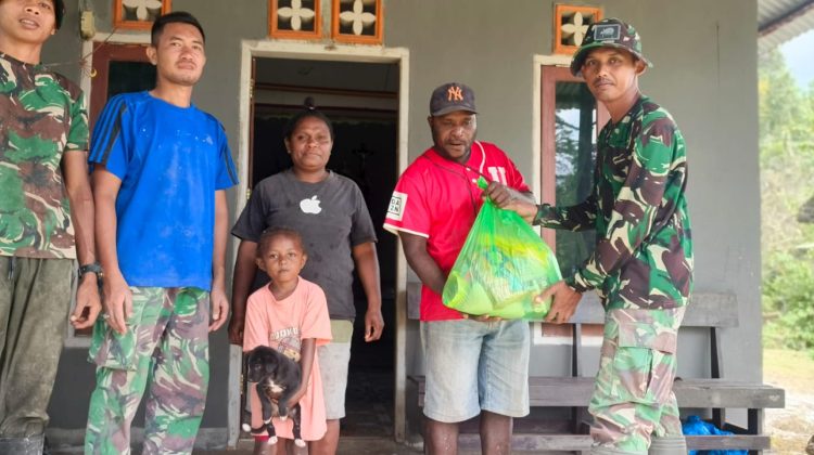 Satgas TMMD Ke-129 Kodim 1807/Sorong Selatan Bagikan 100 Paket Sembako dan Nutrisi, Wujud Nyata Kepedulian Cegah Stunting