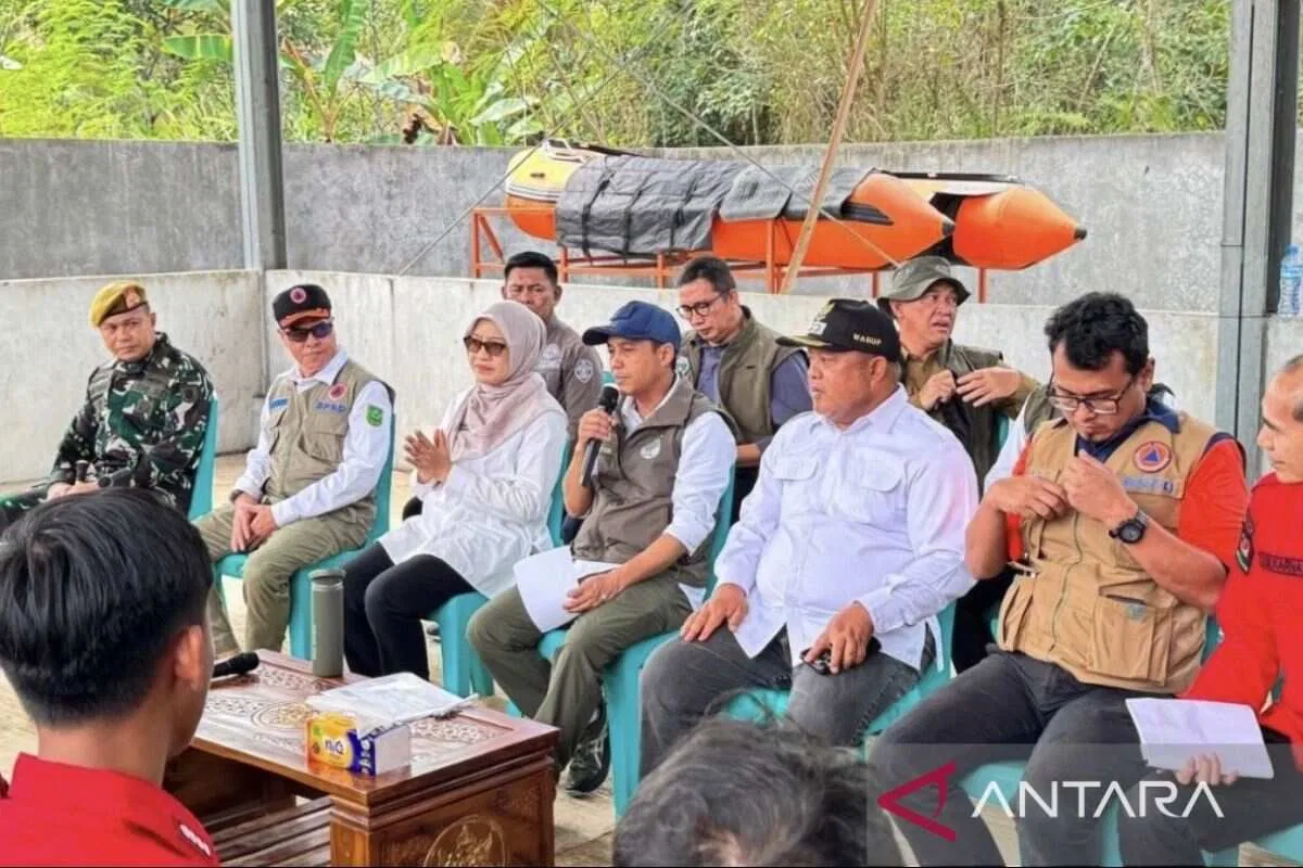 Tinjauan Menteri Kehutanan terhadap Penanganan Kebakaran Hutan dan Perlindungan Habitat Orang Utan di Berau