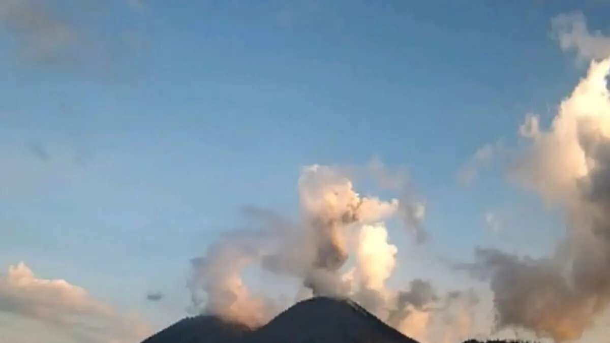 Erupsi Gunung Lewotobi Laki-Laki: Warga Diminta Waspada Terhadap Abu Vulkanik Erupsi Gunung Lewotobi Laki-Laki: Warga Diminta Waspada Terhadap Abu Vulkanik