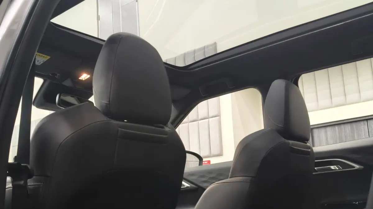 Mengatasi Kebocoran Sunroof Mobil