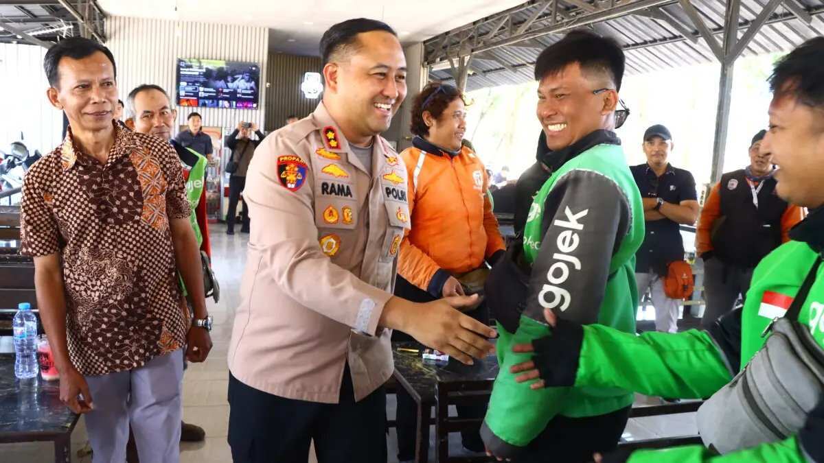Peran Driver Ojek Online dalam Menjaga Kamtibmas di Gresik Peran Driver Ojek Online dalam Menjaga Kamtibmas di Gresik