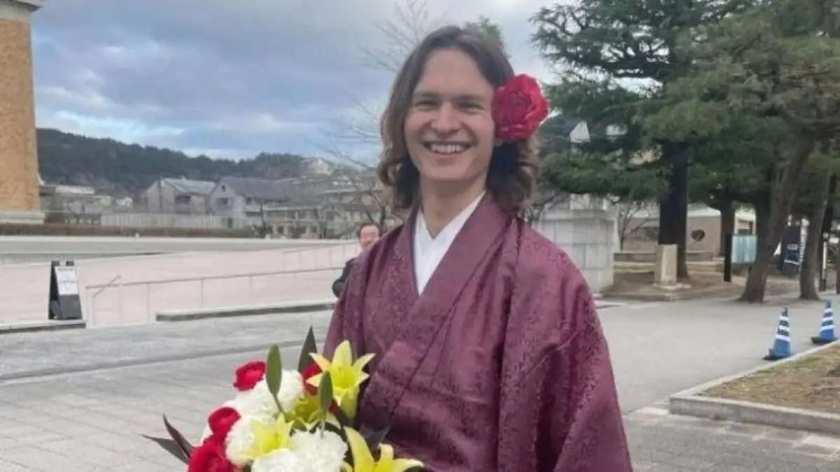 Kritik Terhadap Ansel Elgort Karena Yukata di Seoul Kritik Terhadap Ansel Elgort Karena Yukata di Seoul
