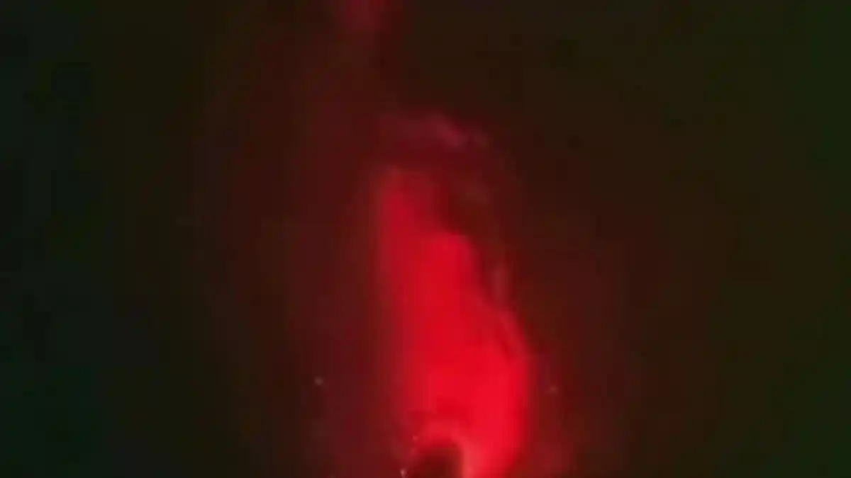 Aktivitas Erupsi Gunung Anak Krakatau Memicu Kekhawatiran Warga Aktivitas Erupsi Gunung Anak Krakatau Memicu Kekhawatiran Warga