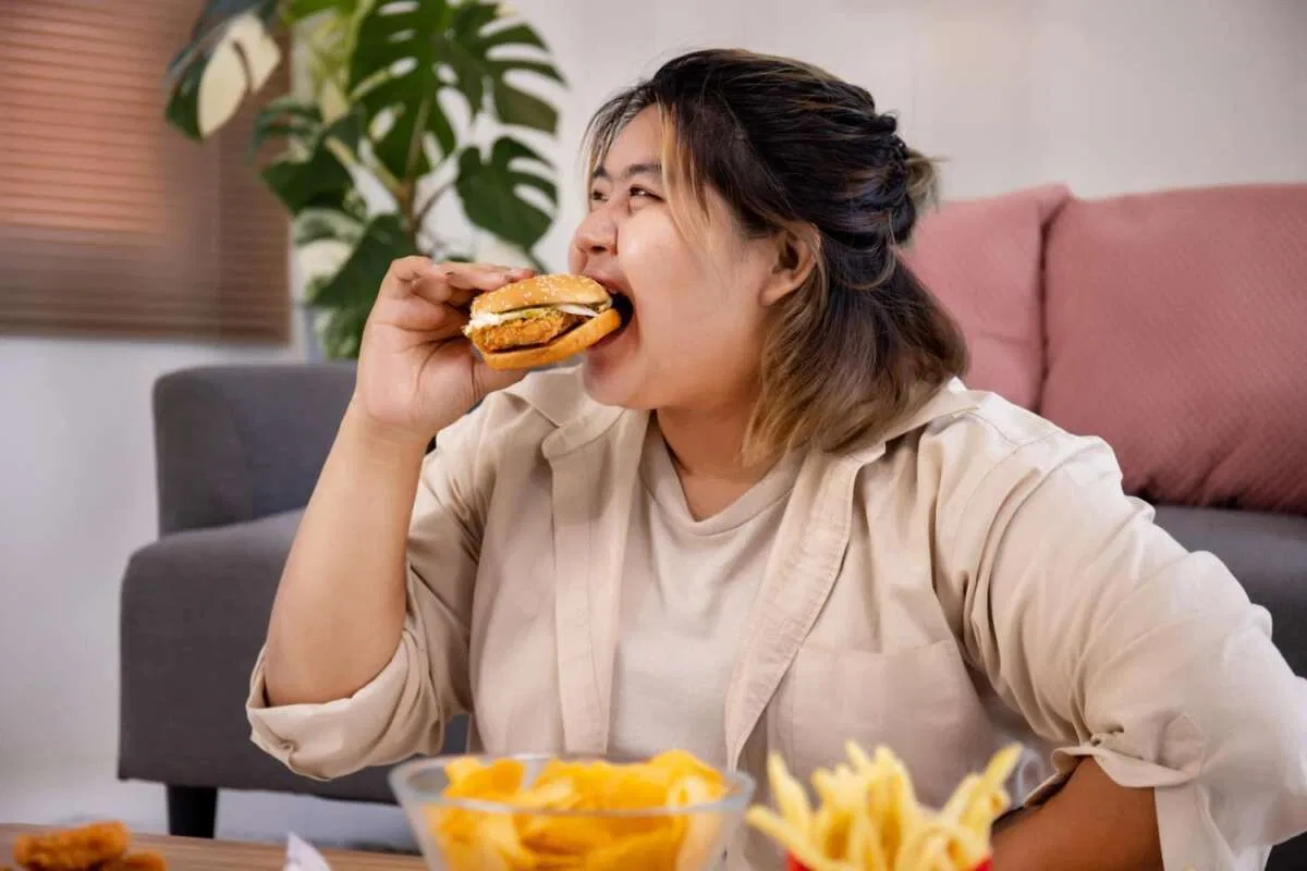 10 Kebiasaan Makan yang Berisiko Buruk untuk Kesehatan Jantung