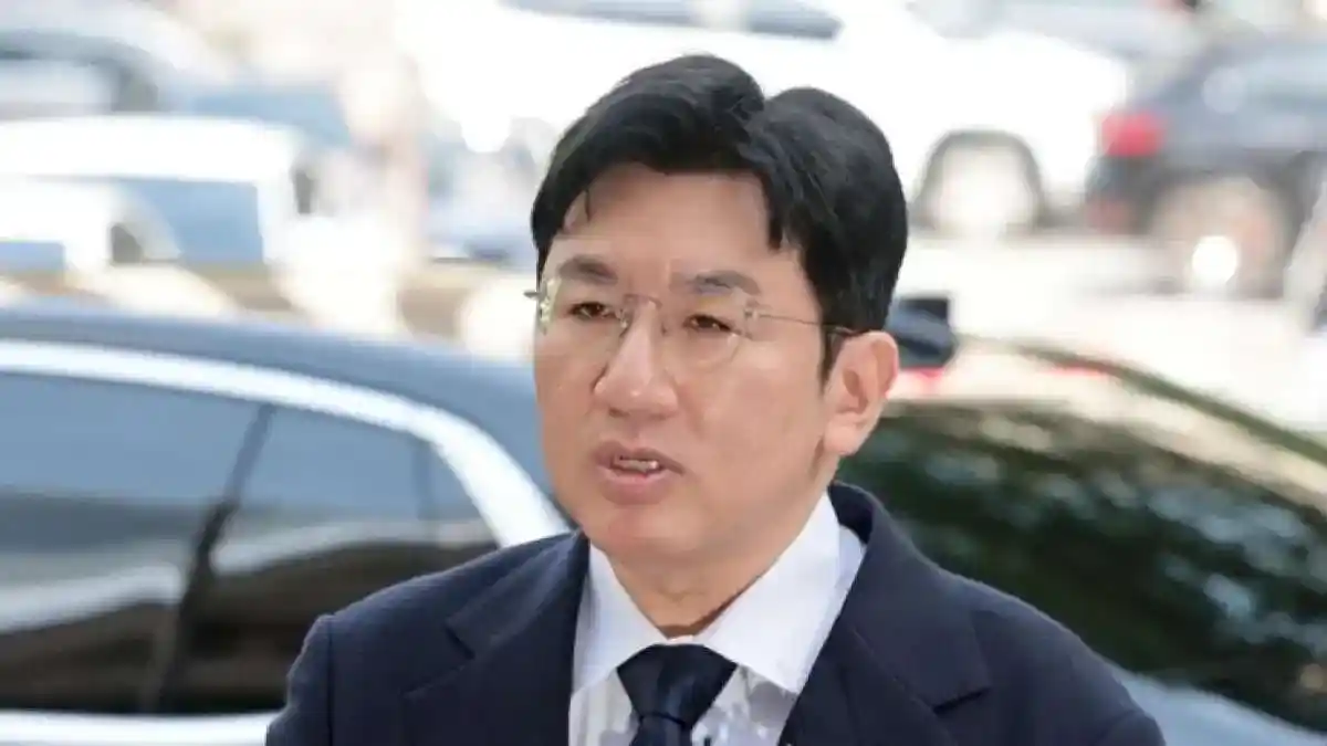 Pelimpahan Kasus Bang Si Hyuk ke Kejaksaan Pelimpahan Kasus Bang Si Hyuk ke Kejaksaan