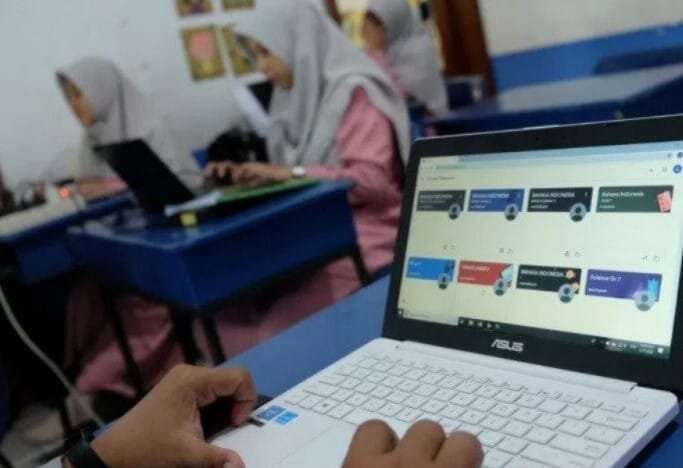 Sekolah di Jakarta Beralih ke Pembelajaran Jarak Jauh Akibat Erupsi Gunung Anak Krakatau
