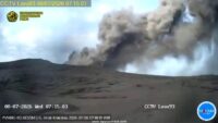 Peningkatan Aktivitas Gunung Anak Krakatau dan Dampaknya Peningkatan Aktivitas Gunung Anak Krakatau dan Dampaknya