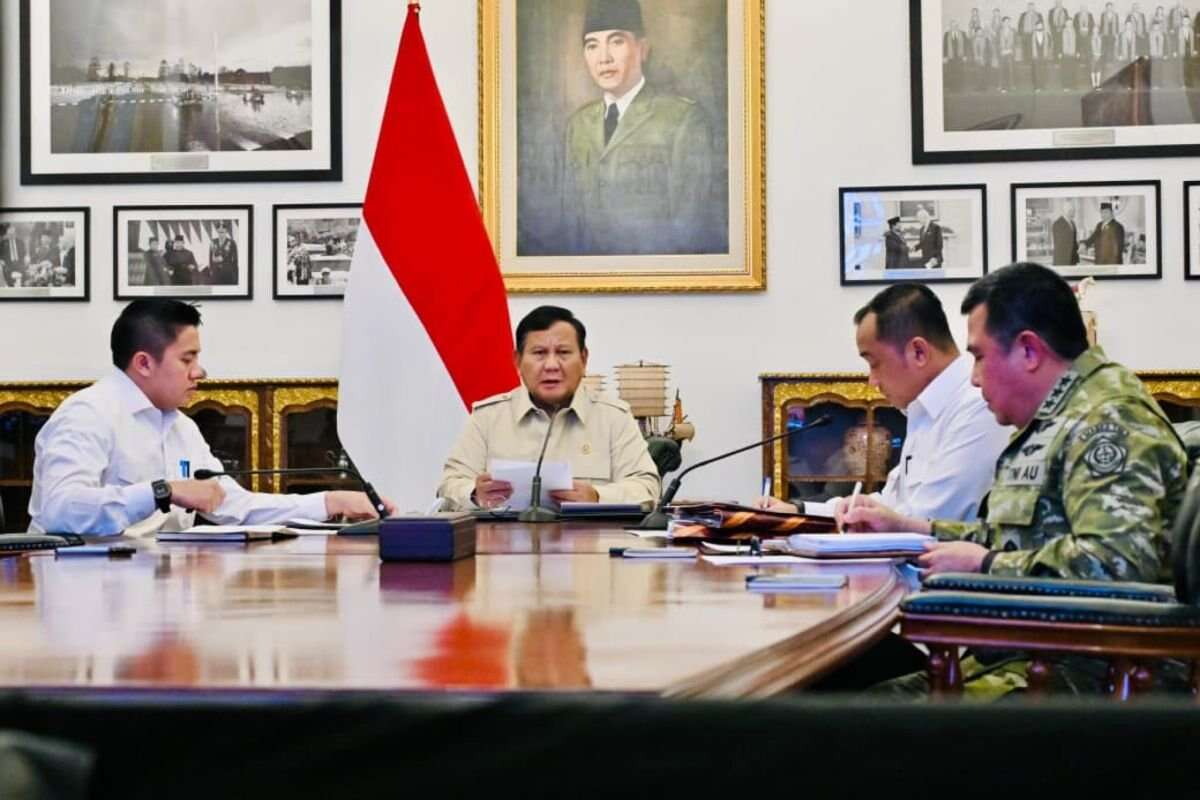 Prabowo Siapkan Kapal Induk Helikopter dan Drone untuk Menangani Bencana