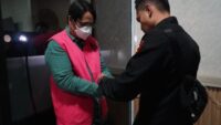 Kejari Karawang Menahan Tersangka Korupsi KPR Kejari Karawang Menahan Tersangka Korupsi KPR