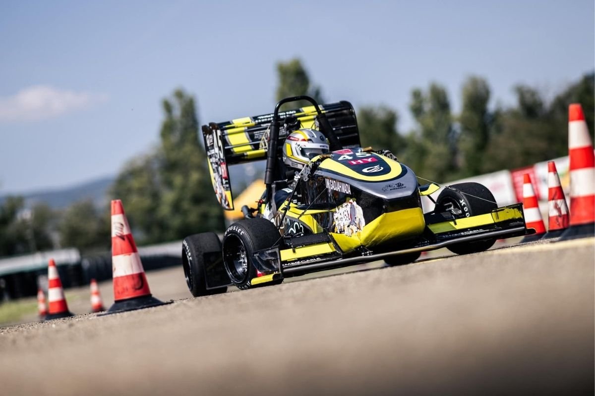 Prestasi Cemerlang Bimasakti UGM di Formula SAE Italia