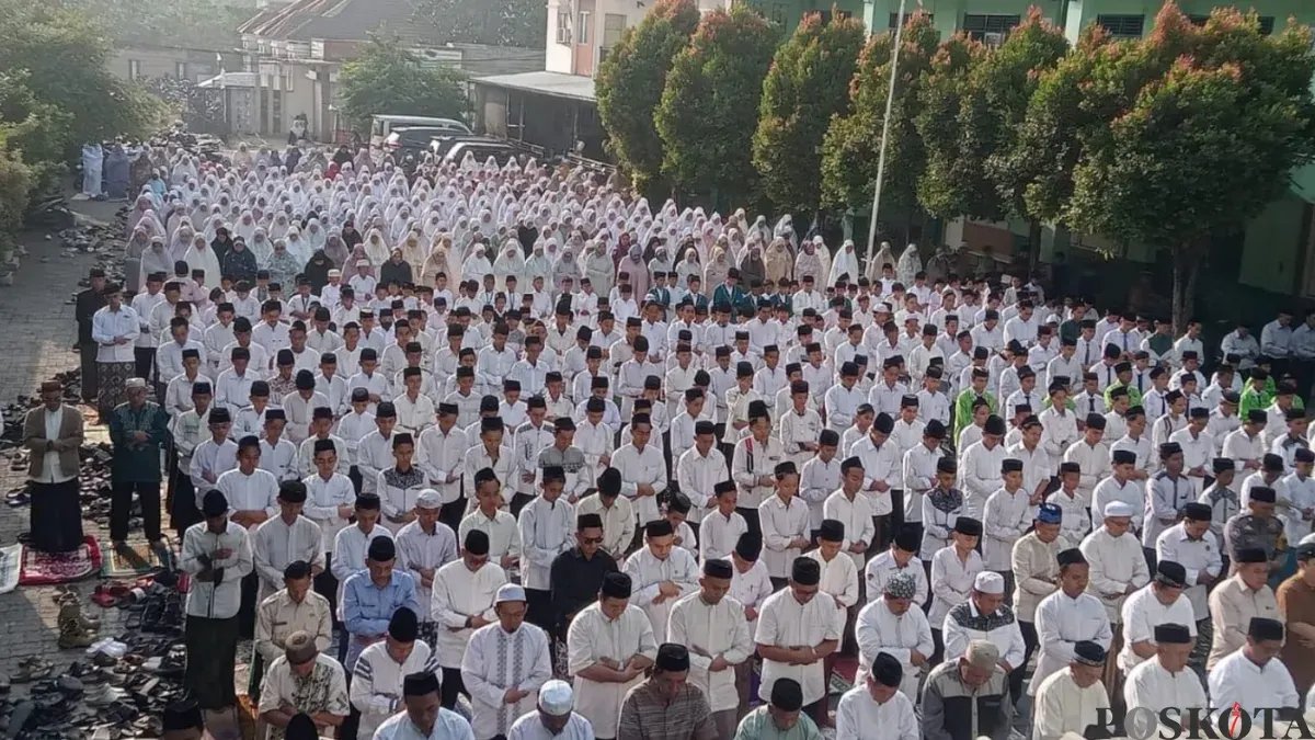 Doa Bersama Warga Sawangan untuk Meminta Hujan di Tengah Musim Kemarau Doa Bersama Warga Sawangan untuk Meminta Hujan di Tengah Musim Kemarau