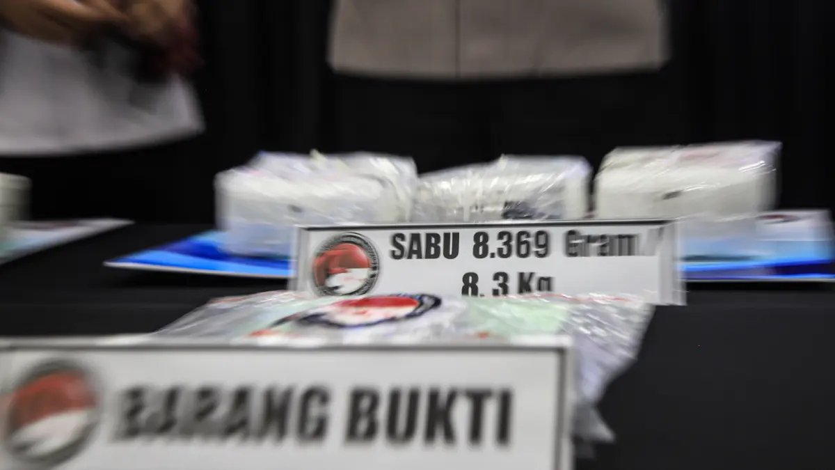 Penggerebekan Besar di Bekasi: 18 Kilogram Sabu dan Ratusan Butir Ekstasi Disita Penggerebekan Besar di Bekasi: 18 Kilogram Sabu dan Ratusan Butir Ekstasi Disita