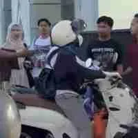 Mahasiswa UINSA Melakukan Penyegelan Gerbang Kampus Mahasiswa UINSA Melakukan Penyegelan Gerbang Kampus