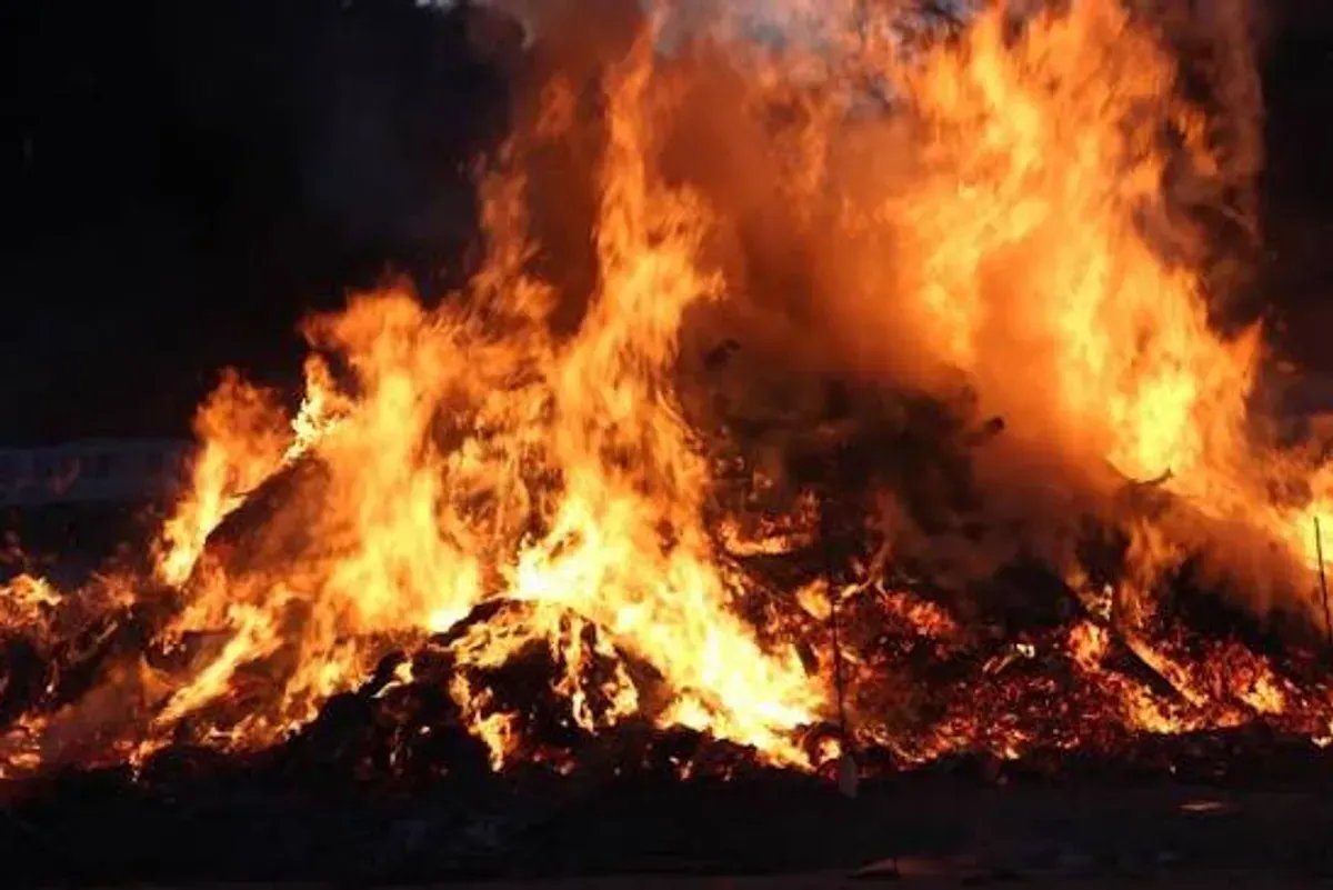 Kebakaran Melanda Gudang di Kosambi, Petugas Dikerahkan