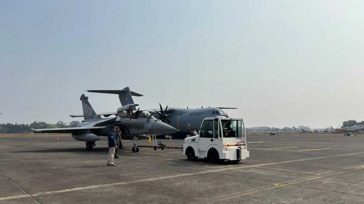Latihan Bersama TNI AU dan Angkatan Udara Prancis di Jakarta Latihan Bersama TNI AU dan Angkatan Udara Prancis di Jakarta