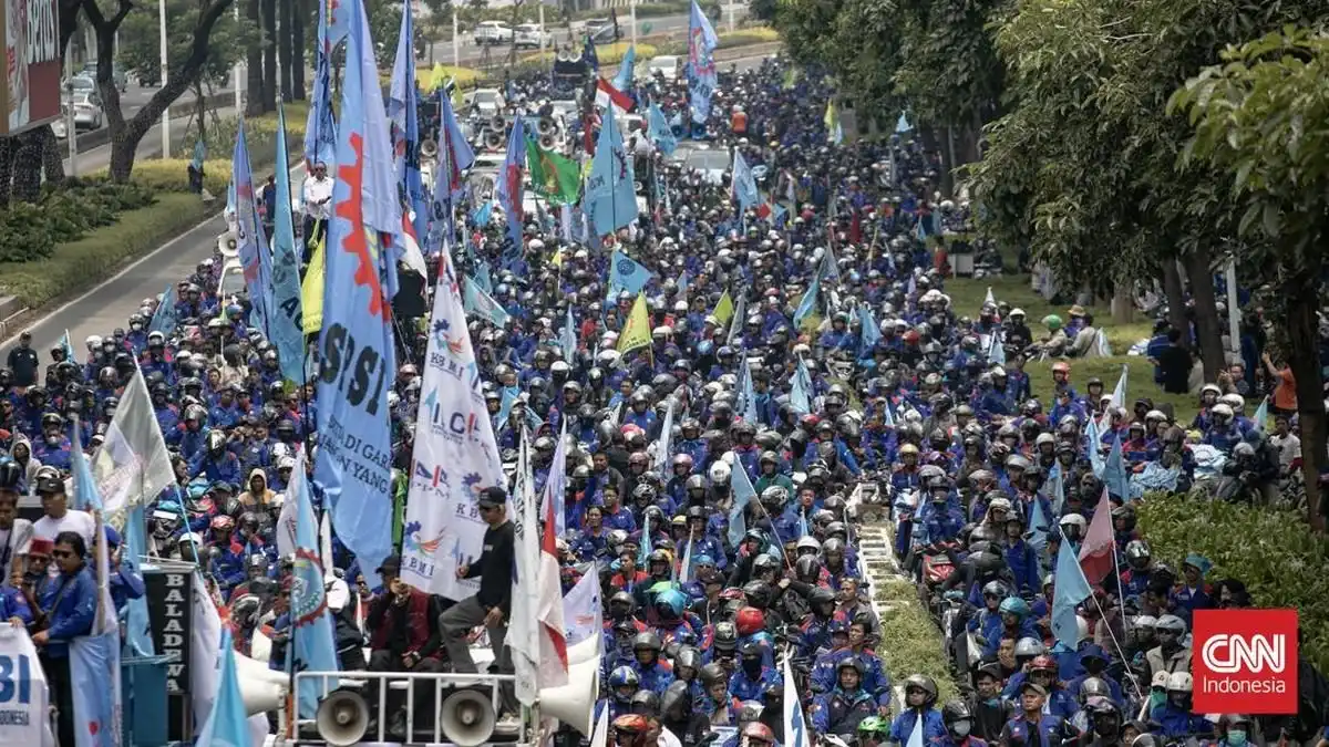 Aksi Buruh di Jakarta: Selesai dan Ruas Jalan Kembali Normal Aksi Buruh di Jakarta: Selesai dan Ruas Jalan Kembali Normal