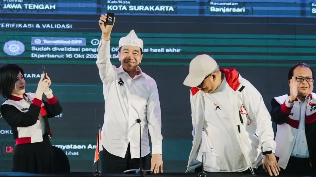 Jokowi Bicara Soal Kartu Anggota PSI yang Ditunjukkan di Momentum Tepat