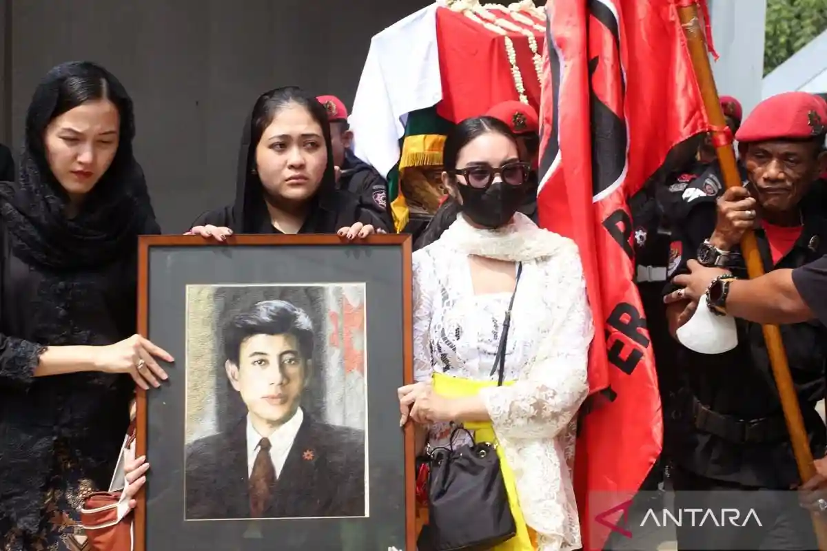 Mengenang Guruh Soekarnoputra: Melampaui Bayang-Bayang Sang Ayah