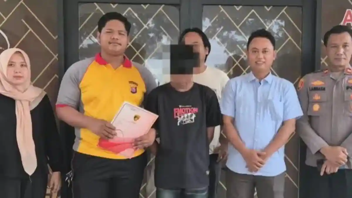 Kisah Penyerahan Diri Buronan Kasus Kejahatan Seksual di Serang Kisah Penyerahan Diri Buronan Kasus Kejahatan Seksual di Serang