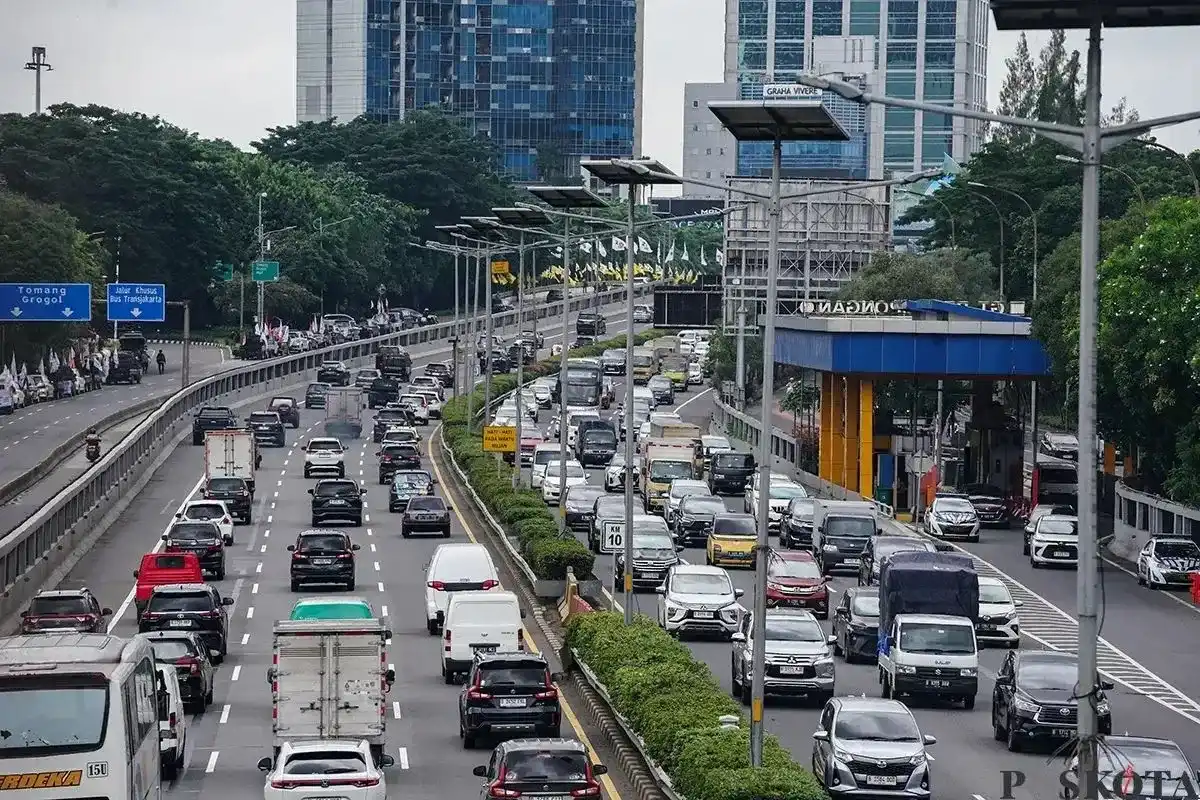 Evaluasi Kebijakan Ganjil-Genap di Jakarta Evaluasi Kebijakan Ganjil-Genap di Jakarta