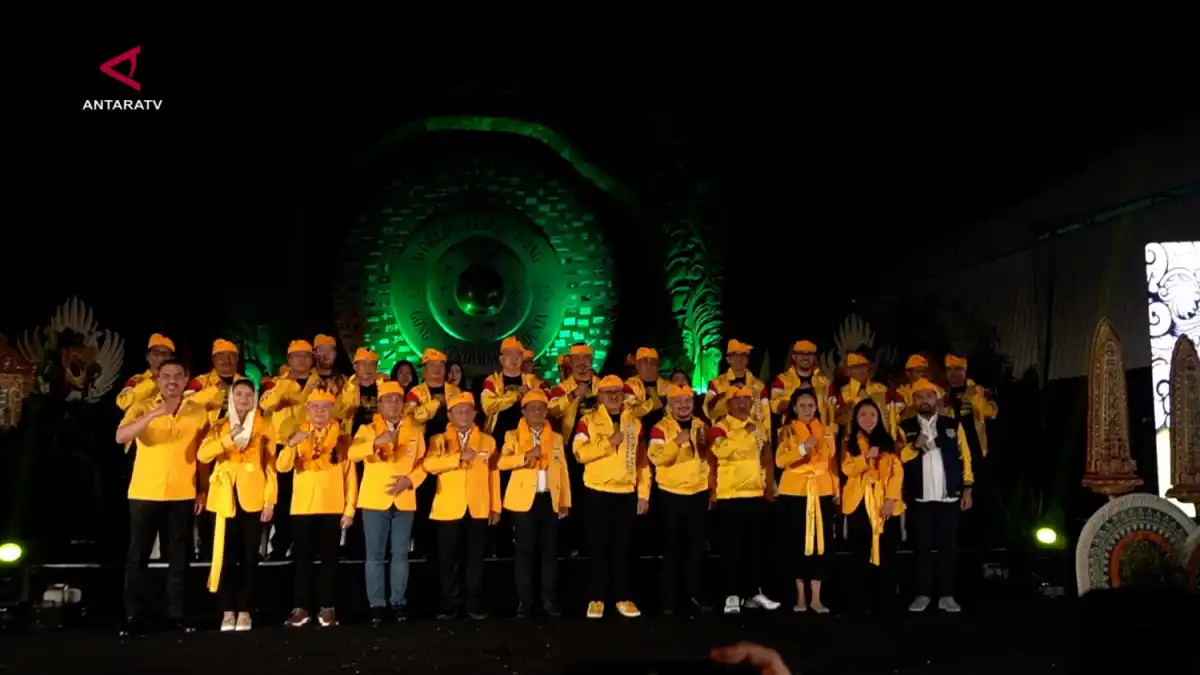 Bahlil Dorong Anak Muda dan Gen Z Masuk Politik Bersama Golkar Bahlil Dorong Anak Muda dan Gen Z Masuk Politik Bersama Golkar
