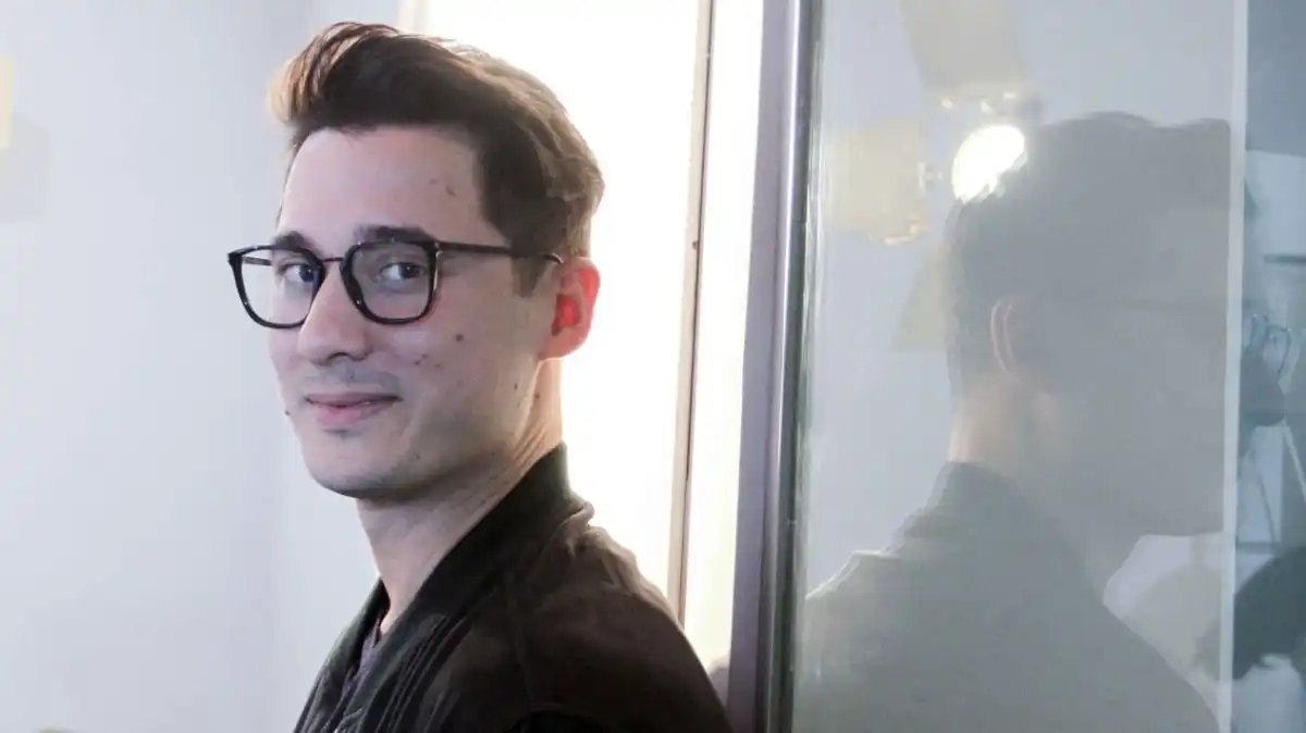 Jejak Karier Nino Fernandez: Dari Hamburg, VJ MTV, hingga Kehidupan Bersama Steffi Zamora Jejak Karier Nino Fernandez: Dari Hamburg, VJ MTV, hingga Kehidupan Bersama Steffi Zamora