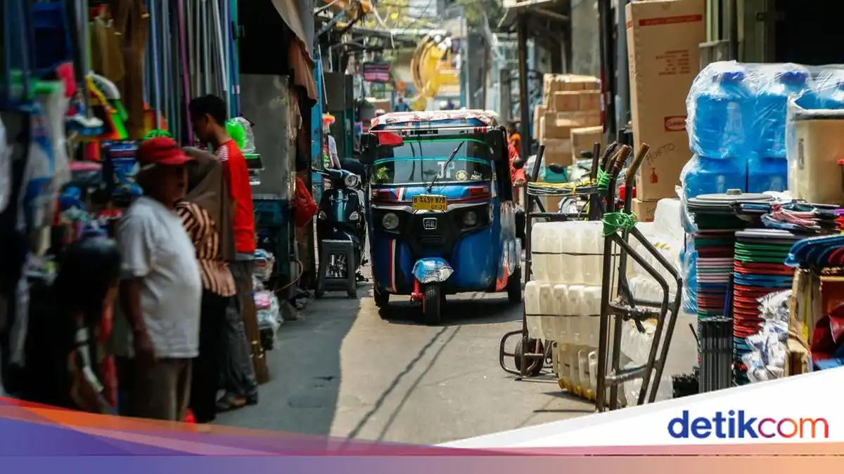 Bajaj Jakarta Bertahan di Tengah Susutnya Penumpang dan Ketatnya Persaingan