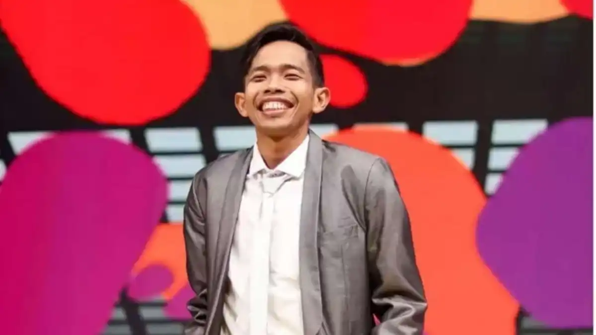 Dede Sunandar Tak Sadarkan Diri di Ring Jambi Setelah Duel dengan Vicky Prasetyo Dede Sunandar Tak Sadarkan Diri di Ring Jambi Setelah Duel dengan Vicky Prasetyo