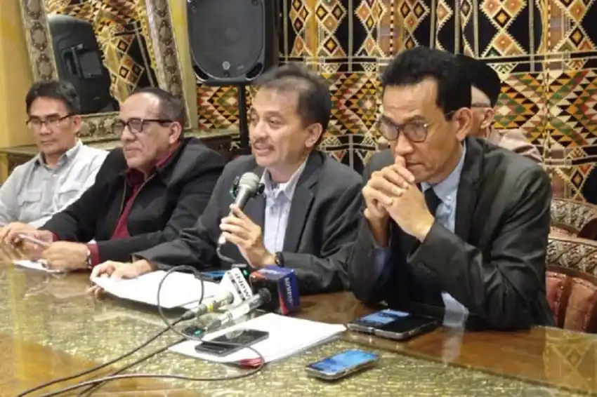 Roy Suryo Paparkan Dugaan Ketidaksesuaian Skripsi Jokowi dalam Kasus Ijazah