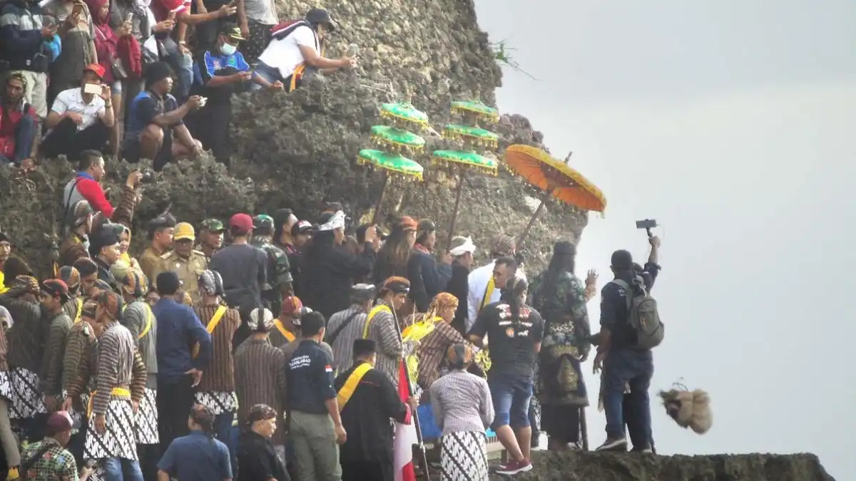 Ritual-ritual ini telah berlangsung secara turun-temurun, menjaga kisah-kisah kuno tetap hidup di tengah modernitas Ritual-ritual ini telah berlangsung secara turun-temurun, menjaga kisah-kisah kuno tetap hidup di tengah modernitas