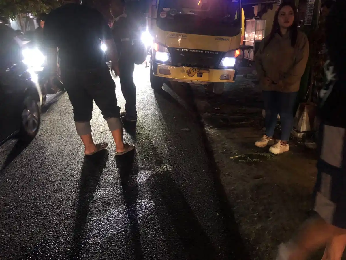 Kecelakaan Motor dan Truk di Gaprang Blitar Menewaskan Satu Korban Kecelakaan Motor dan Truk di Gaprang Blitar Menewaskan Satu Korban