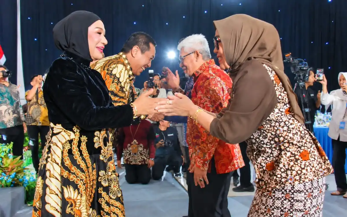 Bupati Barru Hadiri Acara Kenal Pamit Kapolda Sulawesi Selatan Bupati Barru Hadiri Acara Kenal Pamit Kapolda Sulawesi Selatan