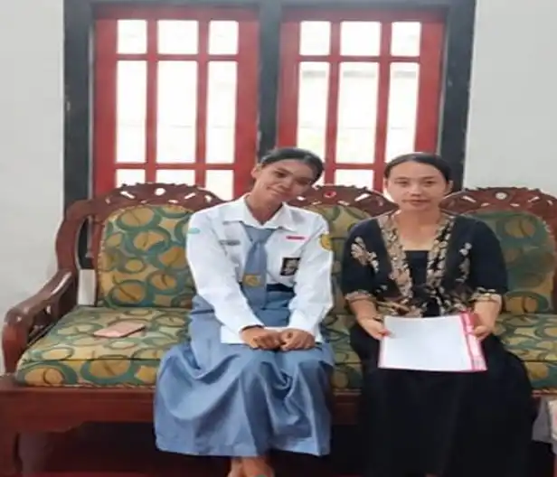 Dari Ruang Kelas ke Kanvas: Kisah Widhi Rika Adnyani Mengembangkan Diri lewat Seni