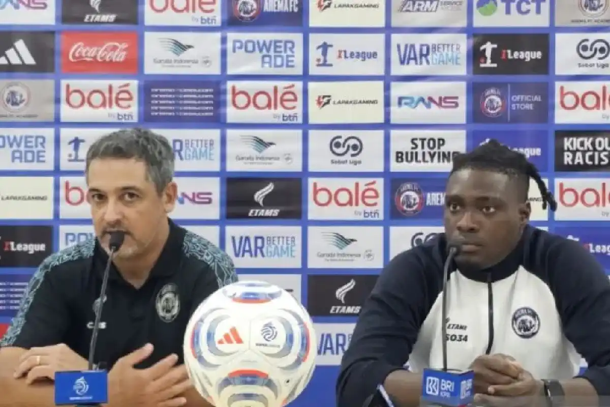 Arema FC Bangkit dari Dua Gol, Marcos Santos Soroti Mentalitas Tim