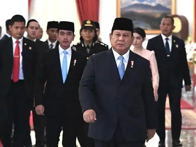 Dua Tahun Pemerintahan Prabowo-Gibran Mendapat Rapor Merah dari Survei Ahli dan Publik